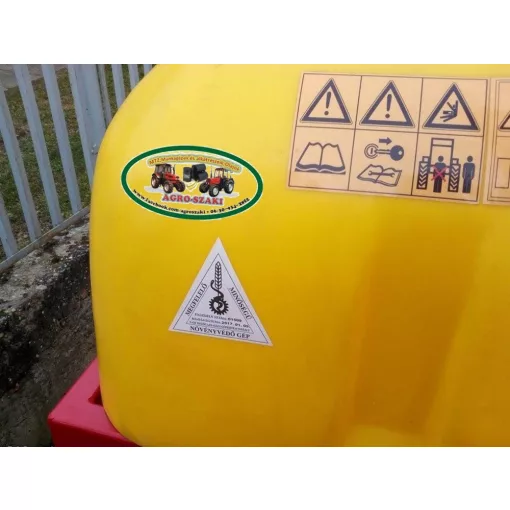 Függesztett szántóföldi permetezőgép 1000l / 15 m (Schriffert) erősített vázzal és kerettel (EURO KÖZÉPÁRFOLYAM SZERINT!)