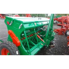 24 soros, 3m-es, egy vagy kéttárcsás, műtrágyaszórós aprómag vetőgép 