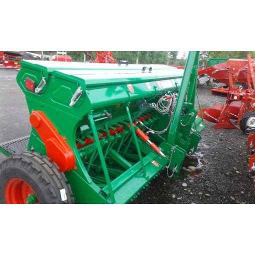 24 soros, 3m-es, egy vagy kéttárcsás, műtrágyaszórós aprómag vetőgép 