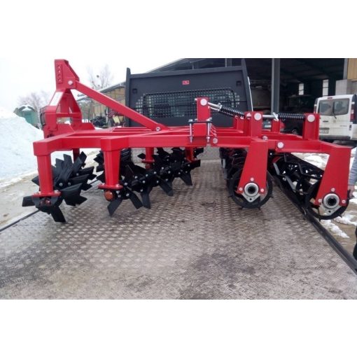 A.G.2.82 függesztett ásóborona két sor ásókéssel egy sor törőhengerrel 