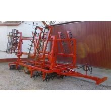 A.G.5.63-2 vontatott ásóborona három sor ásókéssel két sor törőhengerrel 