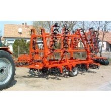 A.G.5.63-2 vontatott ásóborona három sor ásókéssel két sor törőhengerrel 