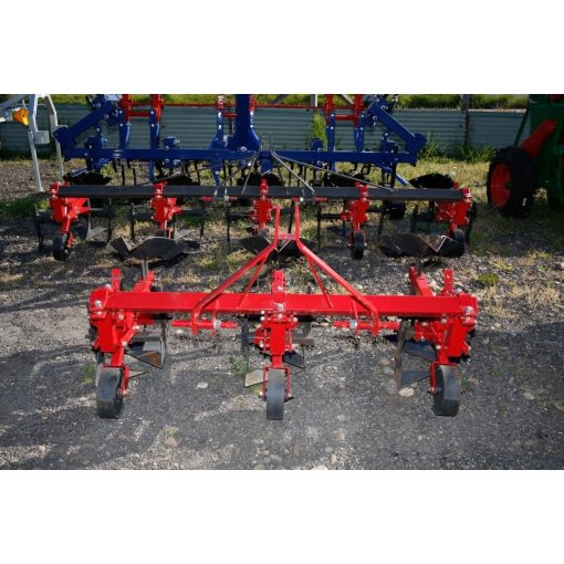 Sorközművelő kultivátor 3 kocsis kompletten (művelő tagokkal, állítható töltögető ekékkel) 