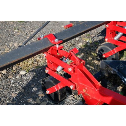 Sorközművelő kultivátor 7 kocsis kompletten (művelő tagokkal, állítható töltögető ekékkel) 