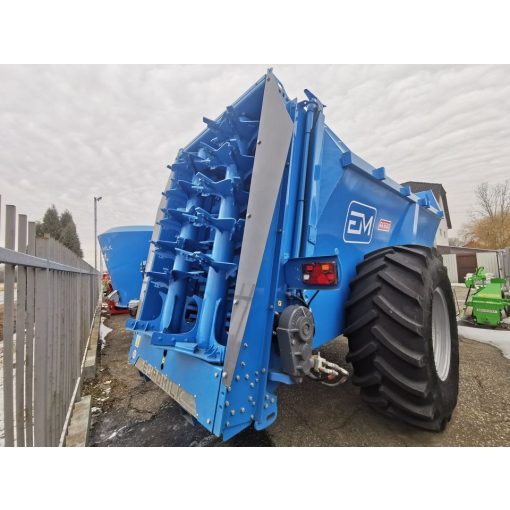 Euromilk BUFFALO TRÁGYASZÓRÓ 