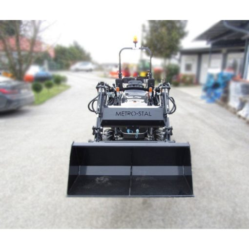 Captain 263 traktor, 4 kerék hajtású, agri gumiabroncsokkal, Metro-Stal homlokrakodóval