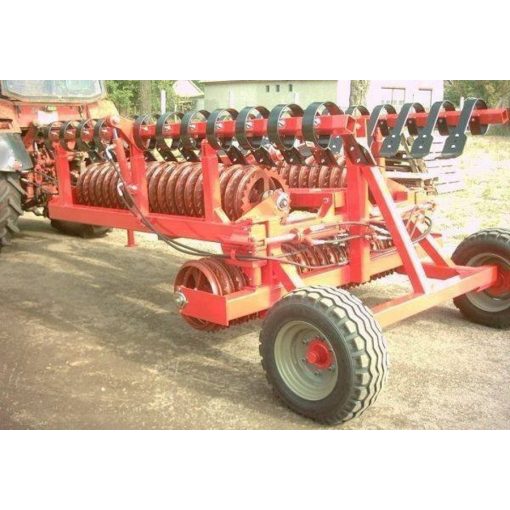 Cambridge henger 4,5m munkaszélességgel simítóval szerelve! 