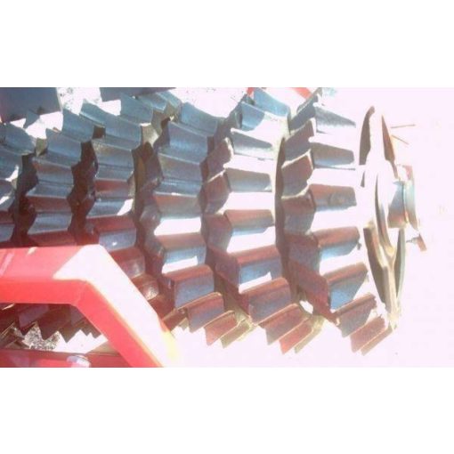 Csillaggyűrűs henger 6,2m munkaszélességgel simítóval szerelve! 