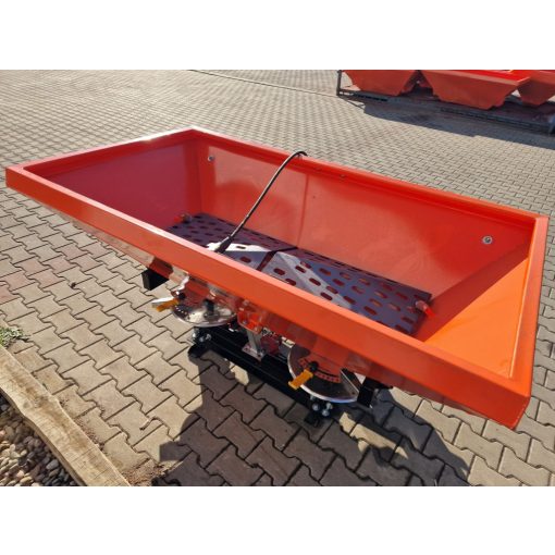 Műtrágyaszóró 2 tárcsás, hidr. nyitás-zárás (400 literes) ponyvával