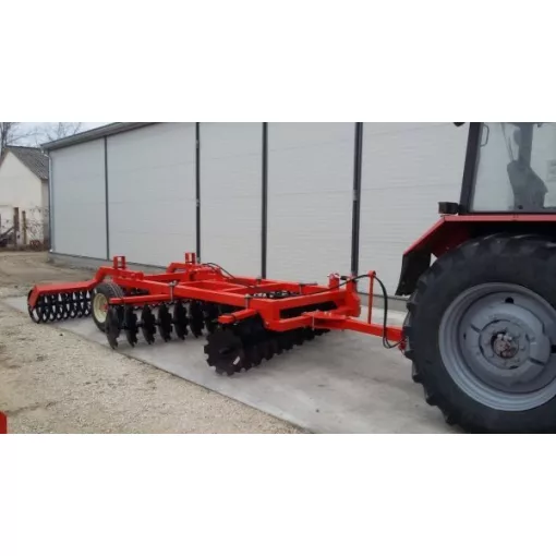 Félig függesztett tárcsa 2,8m 560mm-es tárcsalappal, hegesztett távtartóval! 