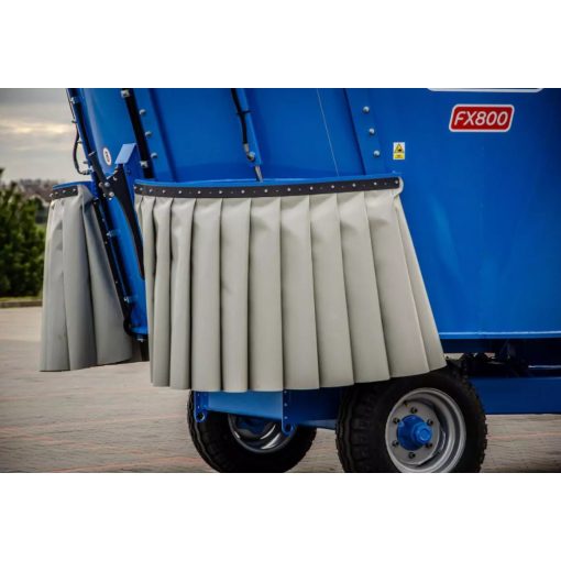 Kiosztókocsi Euromilk Rino FX 800 8m3-es