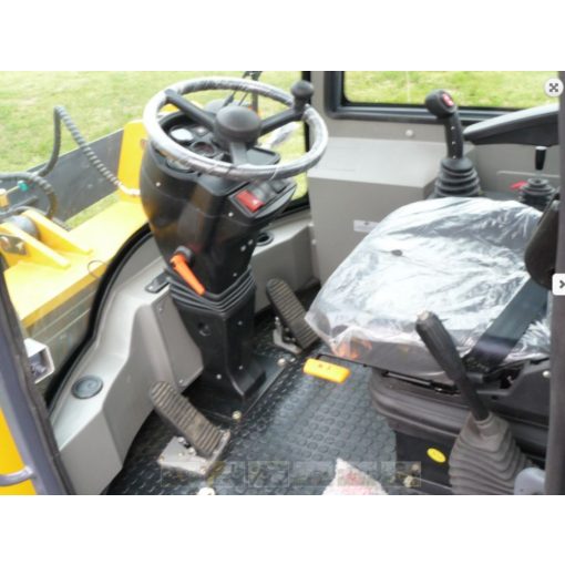 HYTEC ZL 25 rakódó gép 2 tonna emeléssel, földkanállal, raklapvilla szettel!