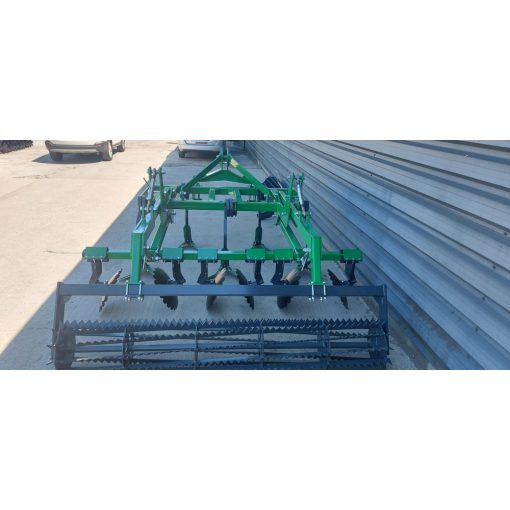 Gruber 2,1m munkaszélességű, 5-szárnyas kapával, csőpálcás, vagy csipkéspálcás hengerrel