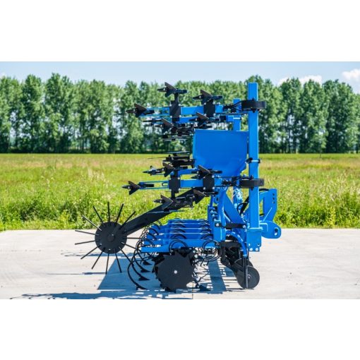 Leko 8 sorközművelő kultivátor 9 kocsival szerelve, HIDR.+ MŰTRÁGYASZÓRÓVAL  MAGYAR 