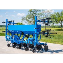 Leko 8 sorközművelő kultivátor 9 kocsival szerelve, HIDR.+ MŰTRÁGYASZÓRÓVAL  MAGYAR 