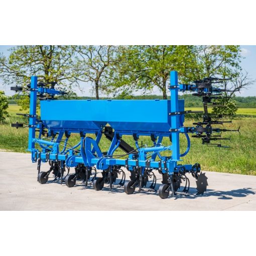 Leko 8 sorközművelő kultivátor 9 kocsival szerelve, HIDR.+ MŰTRÁGYASZÓRÓVAL  MAGYAR 