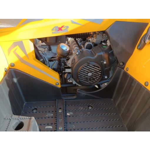 TAO Shark 200 automata, felnőtt méretű quad, 4T, hátsó kerék hajtású, léghűtéses, prémium kategóriás! (NEM MŰSZAKIZTATHATÓ!)