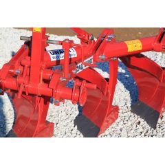 4 fejes nagy csővázas függesztett eke,  